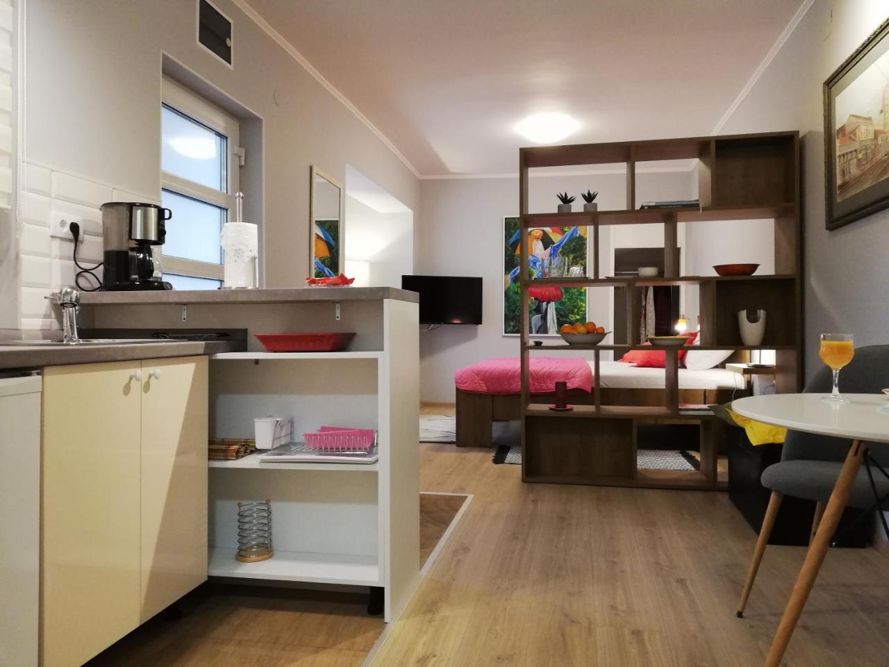 ZeMoon Apartment Belgrado Buitenkant foto