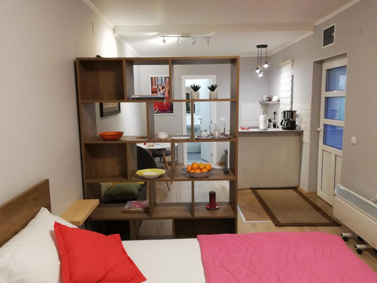 ZeMoon Apartment Belgrado Buitenkant foto
