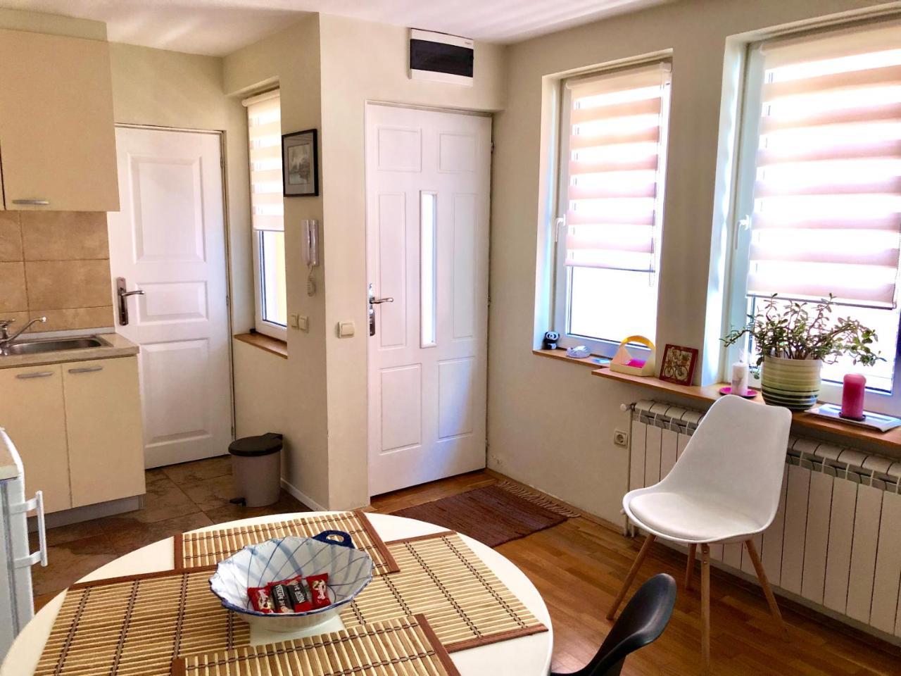 ZeMoon Apartment Belgrado Buitenkant foto